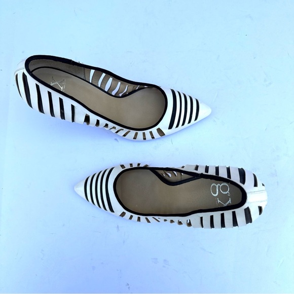 GX Gwen Stefani Addie Pumps Size 10M Perforated Laser Cut Out Pointy Toe Heels - Picture 5 of 10